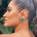 Brinco Verde Água Cravejado Com Pedras Roxas